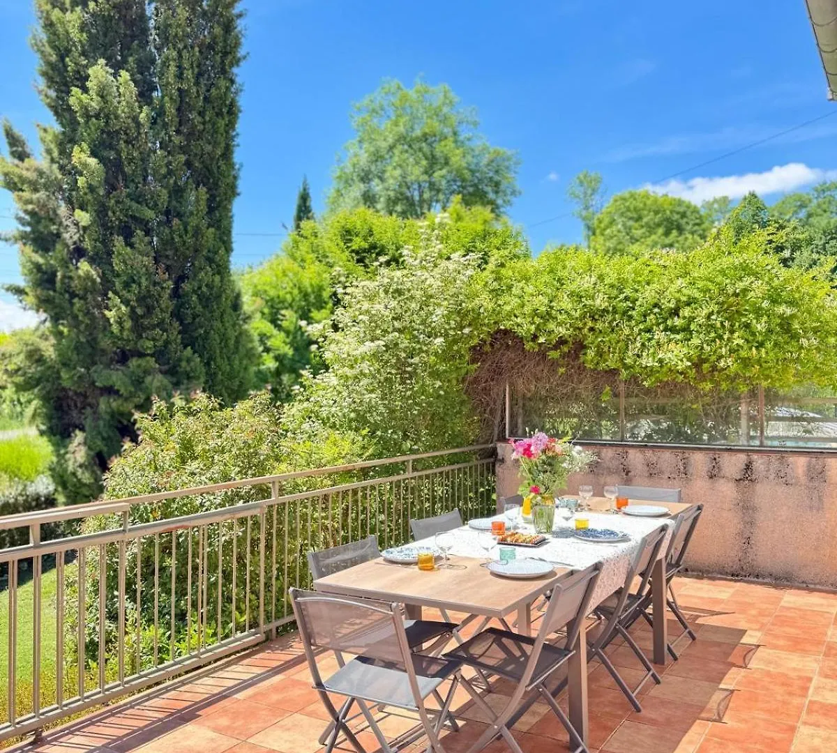 Maison De Charme Avec Piscine - Le Cocon De La Bastide 0*, La Bastide-de-Sérou